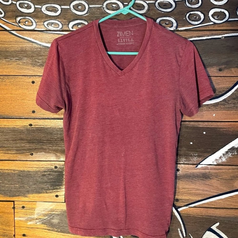 V-neck T-shirt Red